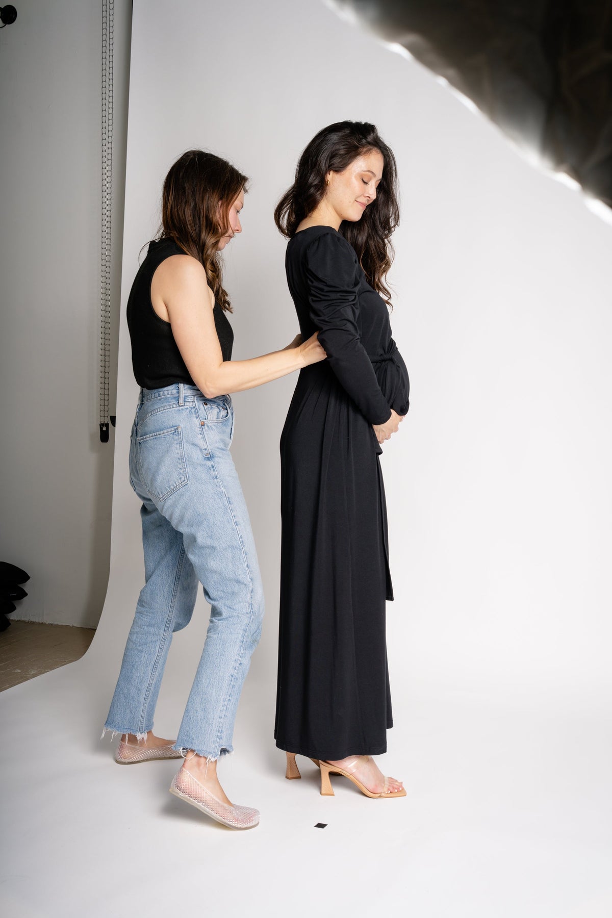 Maternity Dress Size Guide: How to Find Your Fit